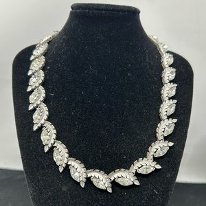 Vintage Trifari C Silver Tone Pear Shaped Rhinestone Necklace W Hang Tag Choker
